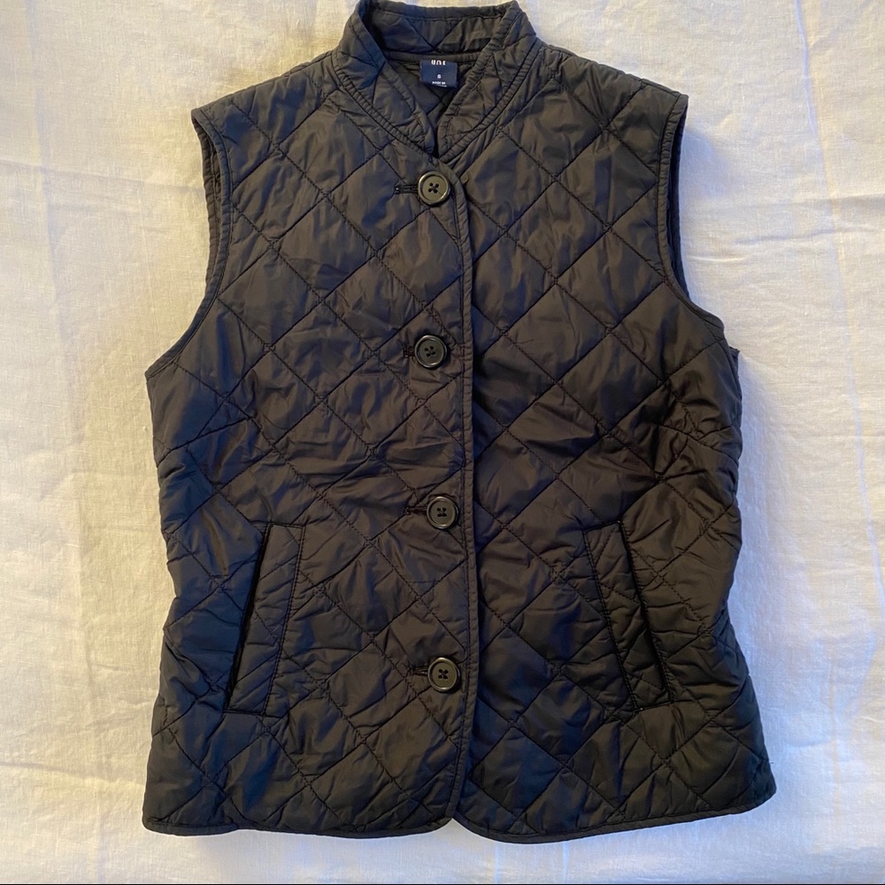 GAP VEST